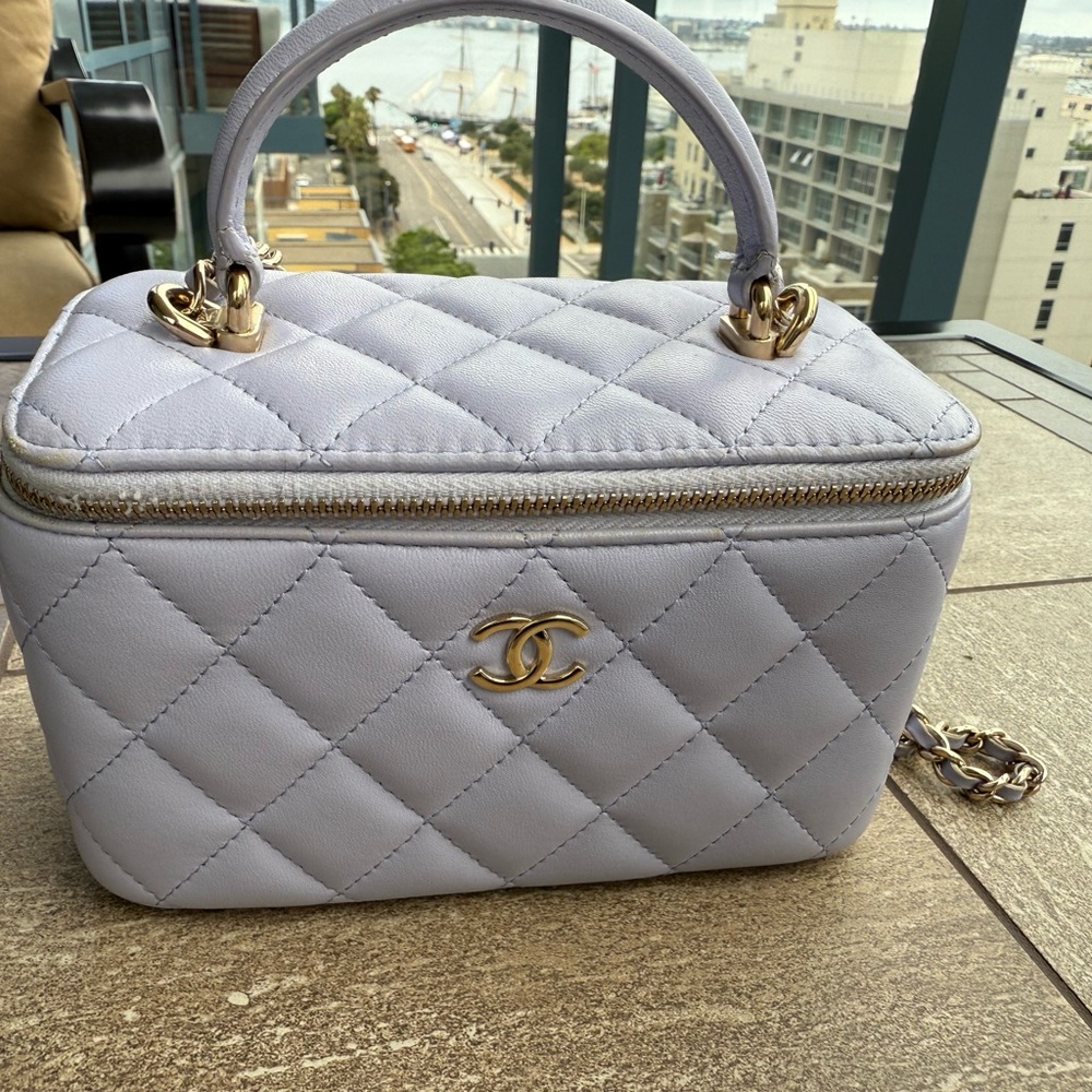 Lambskin Quilted Small Top Handle Vanity Case With Chain Light Purple